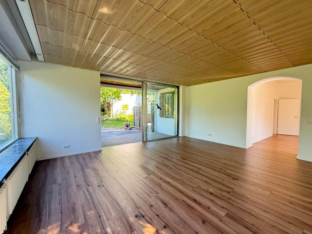 Großzügige Erdgeschosswohnung mit Terrasse, überdachtem Freisitz und eigenem Gartenbereich - Photo 4