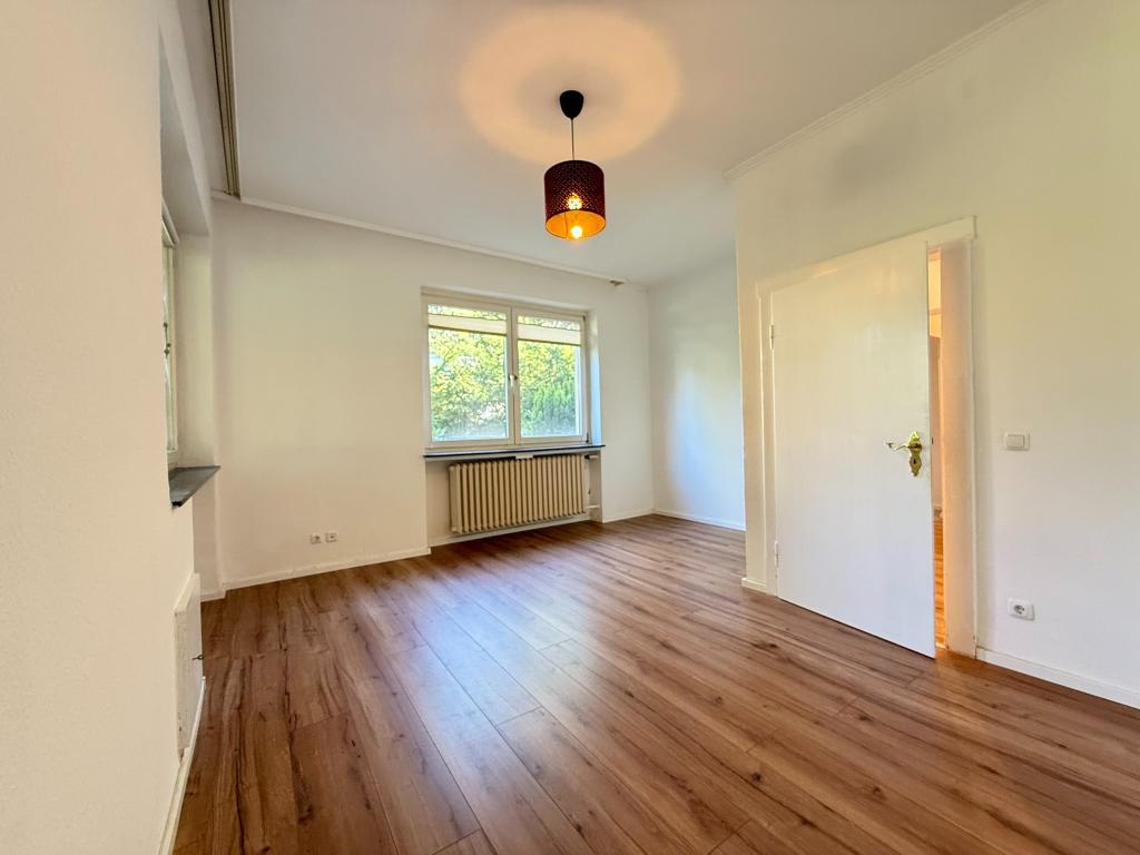 Großzügige Erdgeschosswohnung mit Terrasse, überdachtem Freisitz und eigenem Gartenbereich - Photo 2