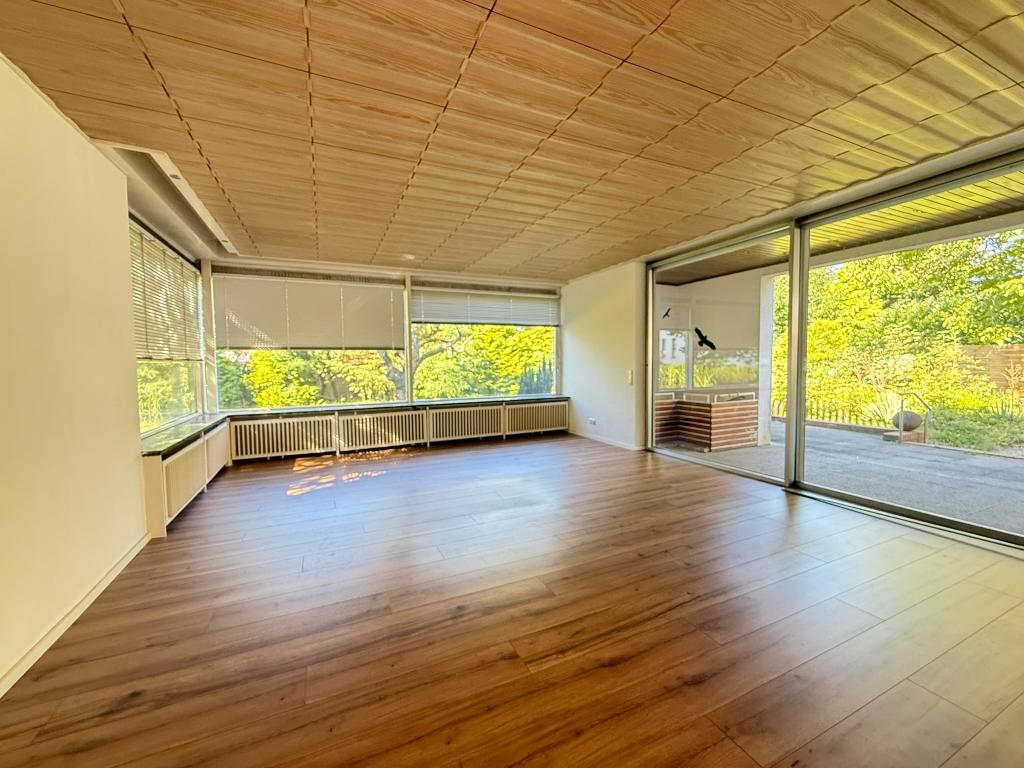 Großzügige Erdgeschosswohnung mit Terrasse, überdachtem Freisitz und eigenem Gartenbereich - Photo 3
