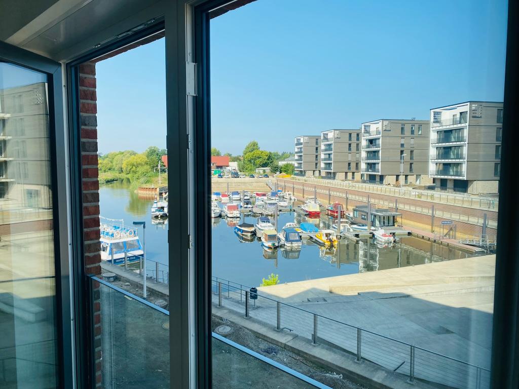 Allerinsel UND Celler Hafen im Blick! Elegantes Wohnen mit 2 Loggien, offene Küche, Gäste-WC etc. - Foto 5