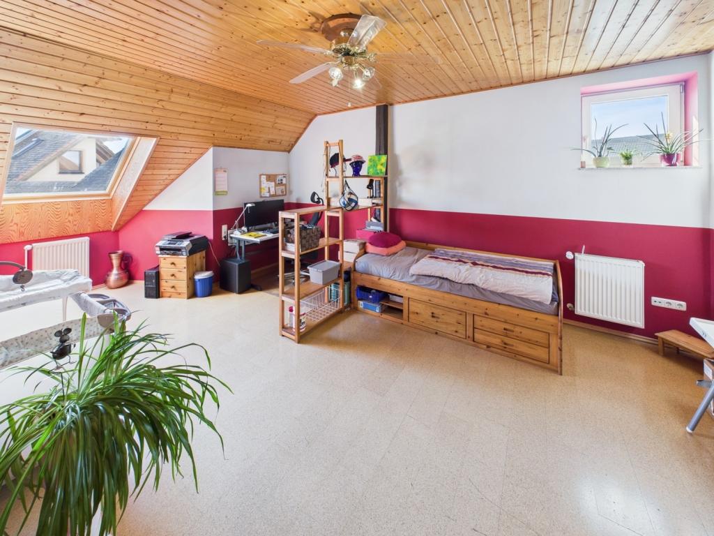 Geräumiges Kinderzimmer