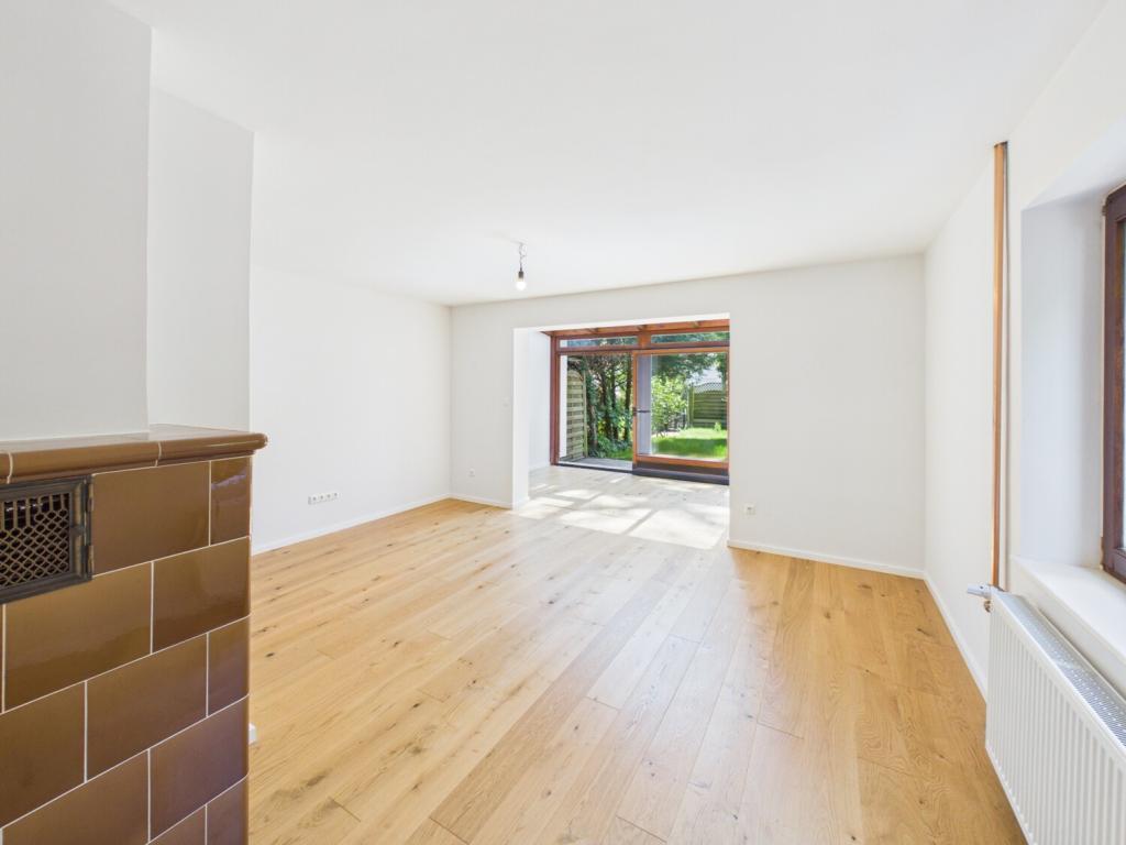 Modernisierte Doppelhaushälfte mit Süd-Terrasse in begehrter Waldrandlage - Photo 1