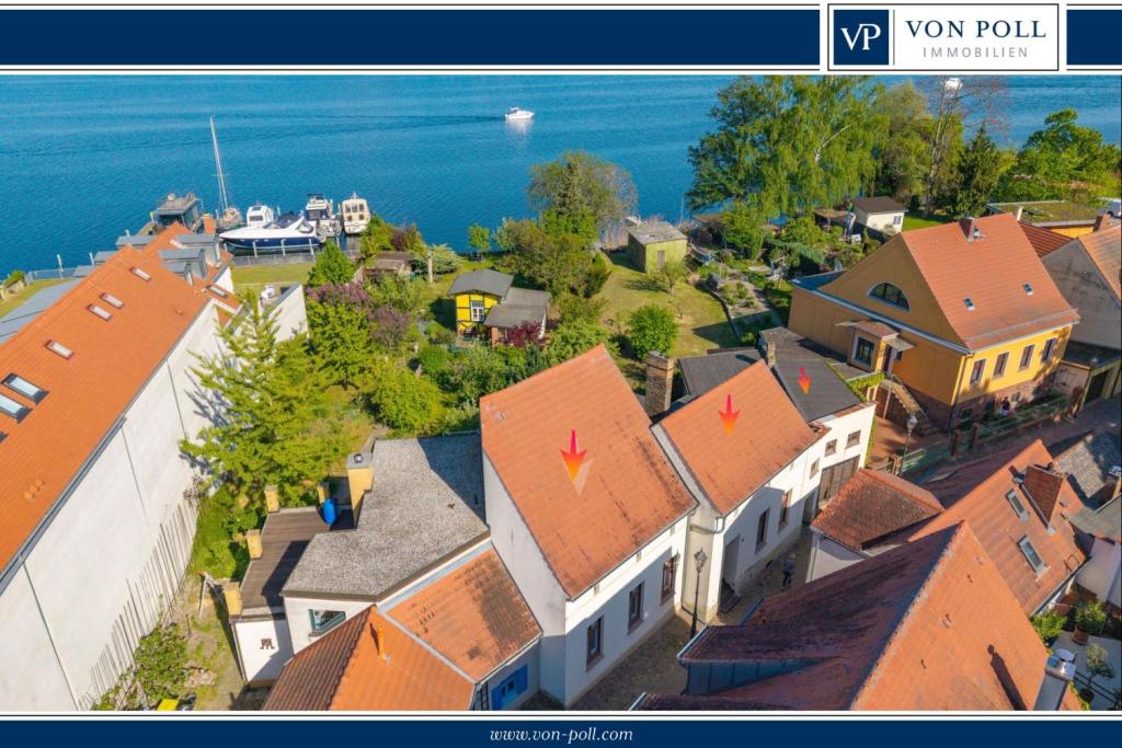 Haus , Grundstück Wasserzugang
