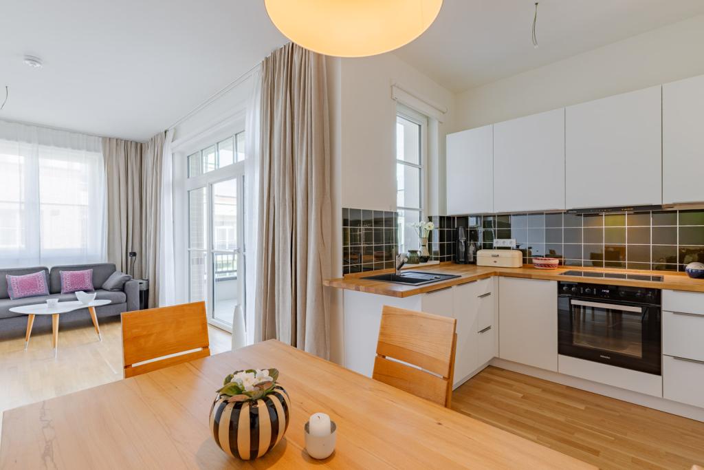 Lichtdurchfluteter Wohn- und Essbereich