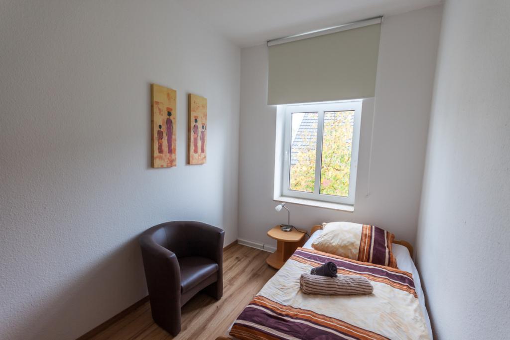 Tolle 4 Zimmerwohnung mit großem Balkon in denkmalgeschützter Villa im westlichen Kurgebiet - Foto 2