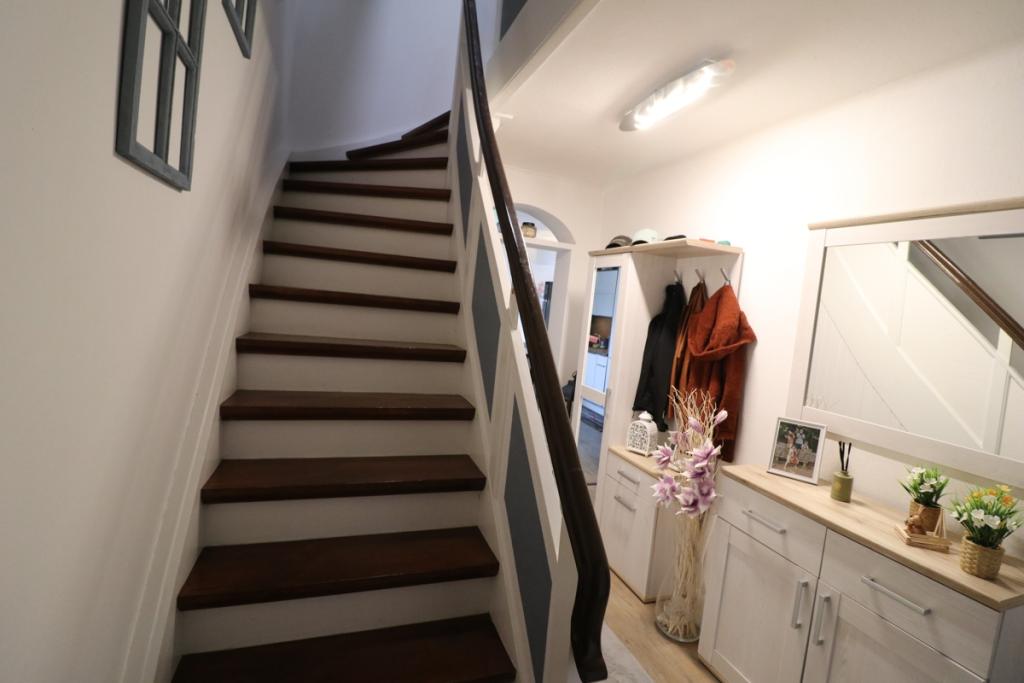 Treppe ins Obergeschoss