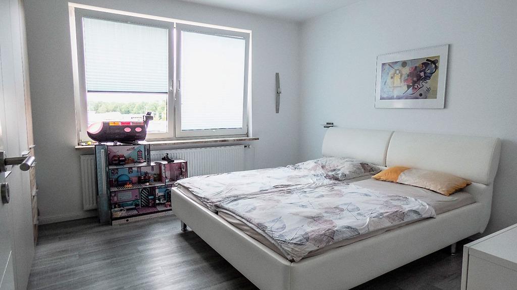 Schlafzimmer 1.jpg