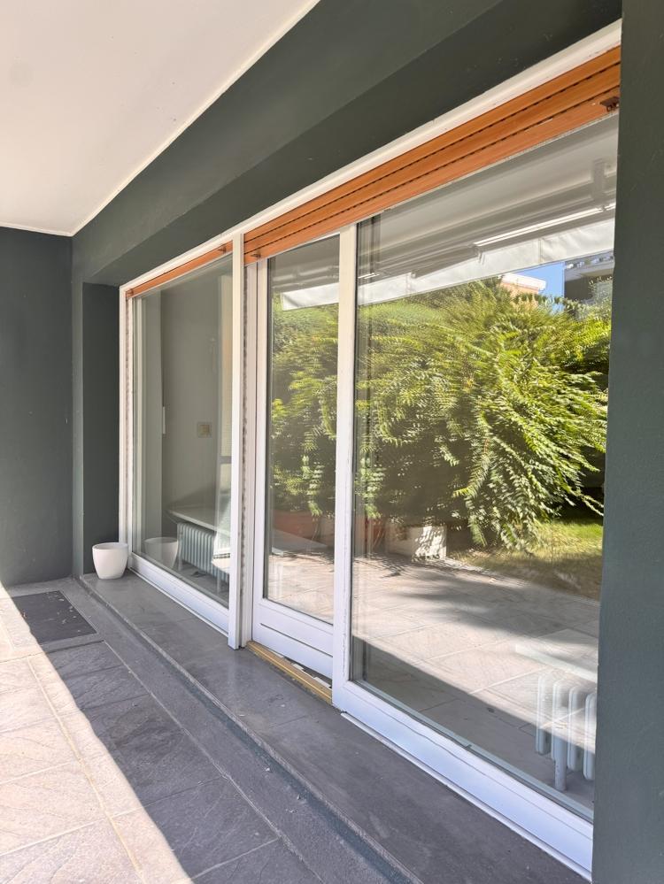 Fenster-Terrasse