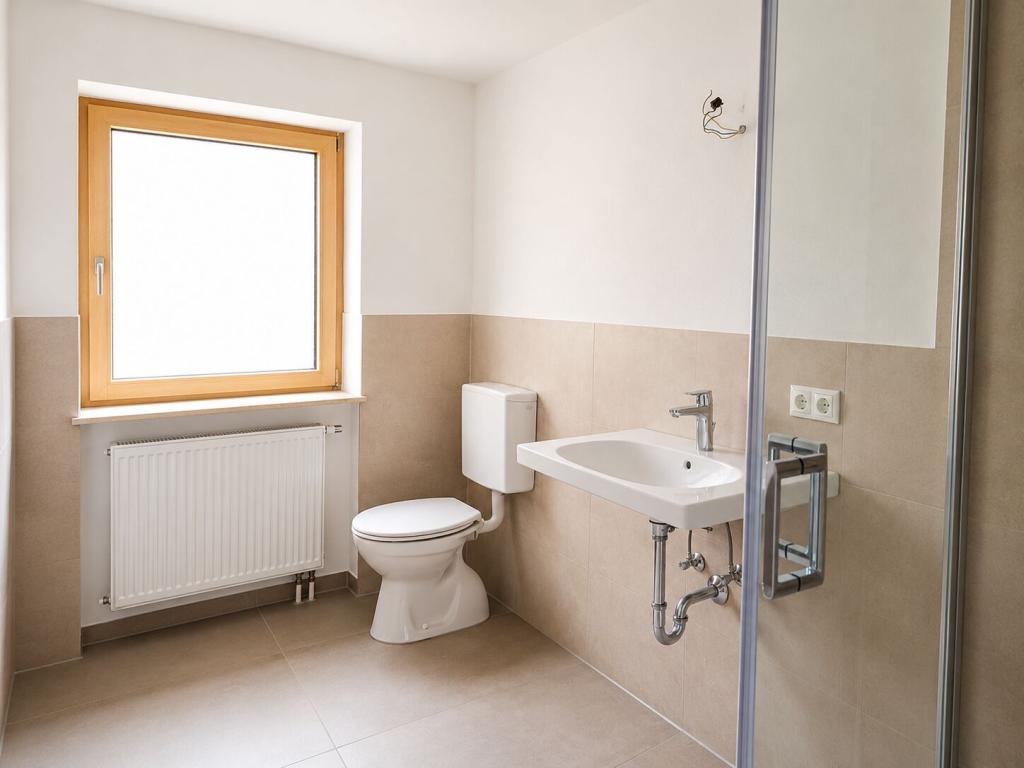 Gepflegte Erdgeschosswohnung mit Garten, Garage und Kellerräumen - Photo 3