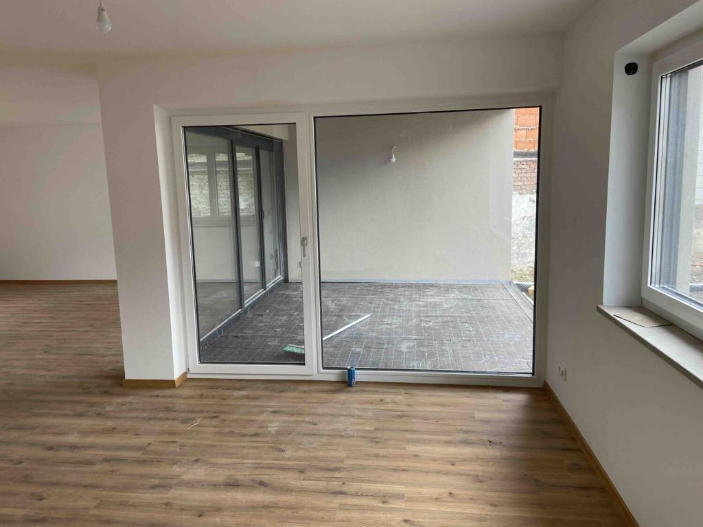 Moderne 3-Zimmer EG Wohnung mit Terrasse, Tiefgarage und Garten in Pförring - Photo 1