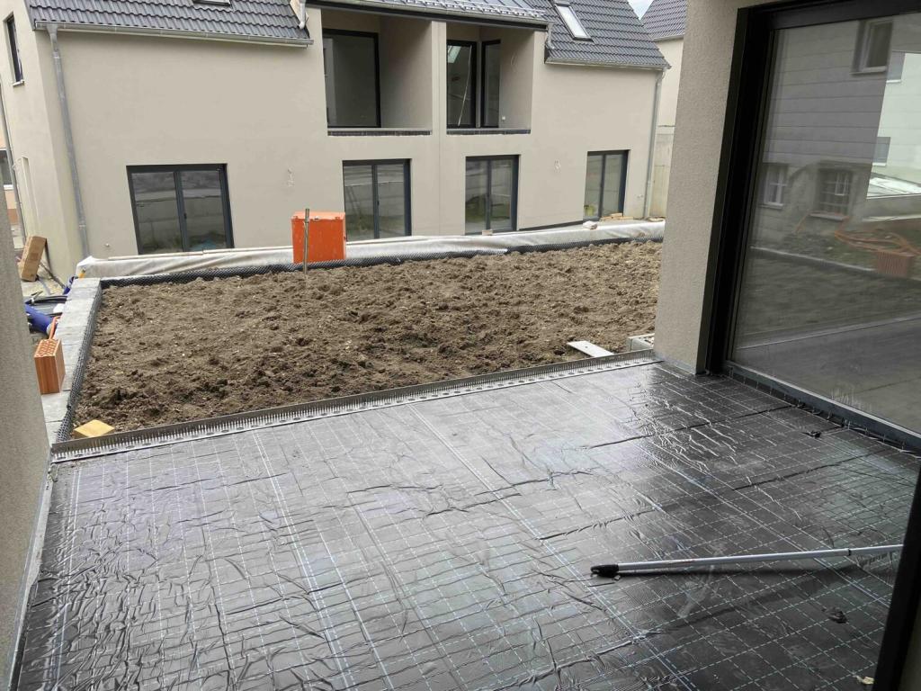 Moderne 3-Zimmer EG Wohnung mit Terrasse, Tiefgarage und Garten in Pförring - Photo 5