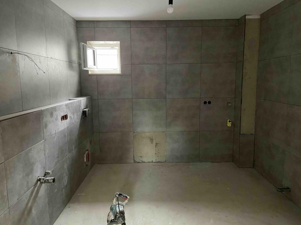 Moderne 4-Zimmer-Erdgeschoss-Wohnung mit Tiefgarage in Pförring - Photo 5
