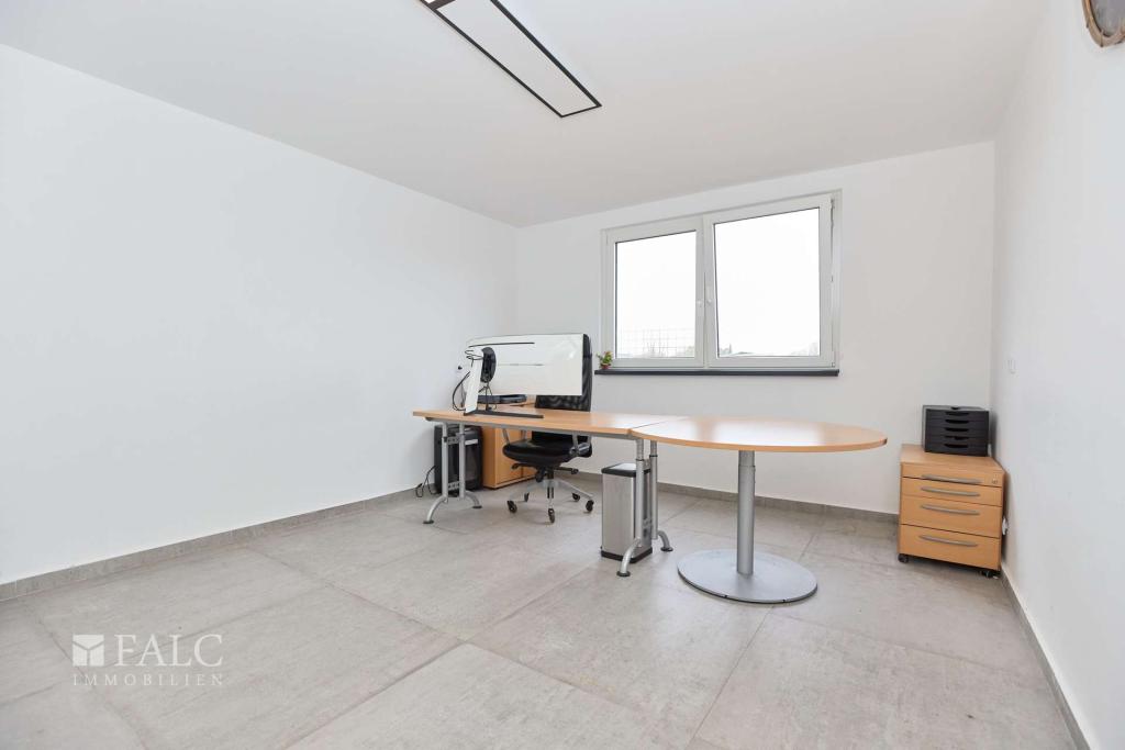 2721265-FUkbXLAWQP3Qn2T4u4jiFFpi-100_Flamischer Ring 4_20241221.jpg