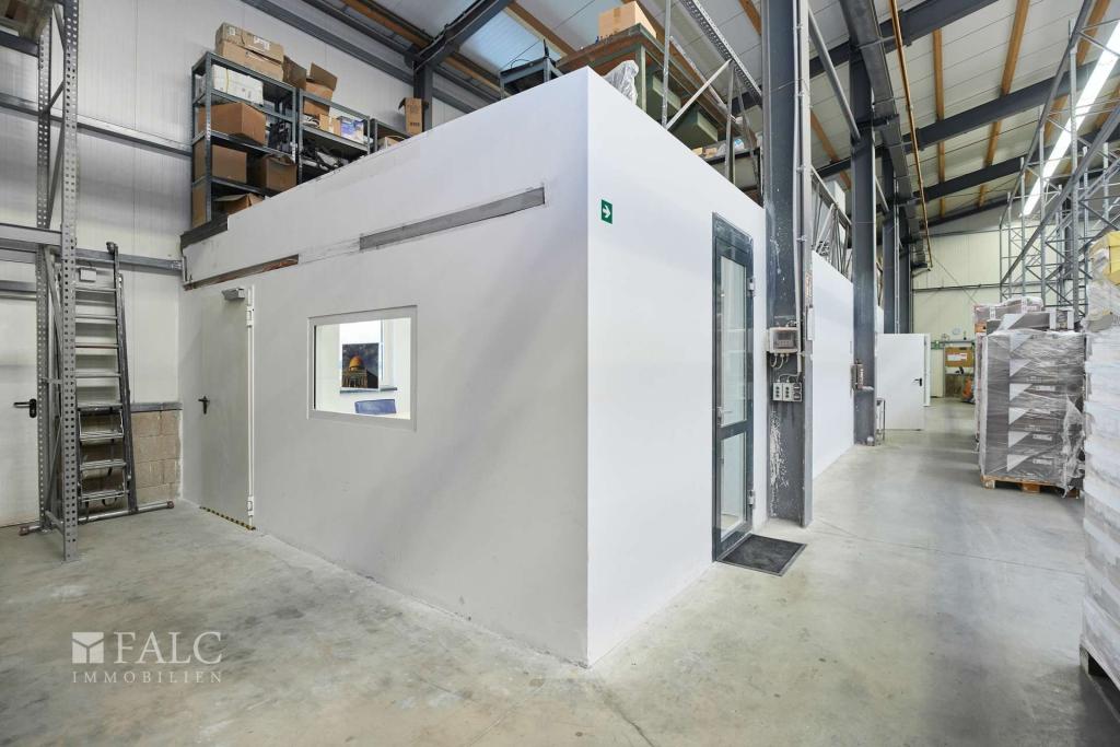 2721265-W1WSUVxz8dyX68KqvHG7kaGT-096_Flamischer Ring 4_20241221.jpg