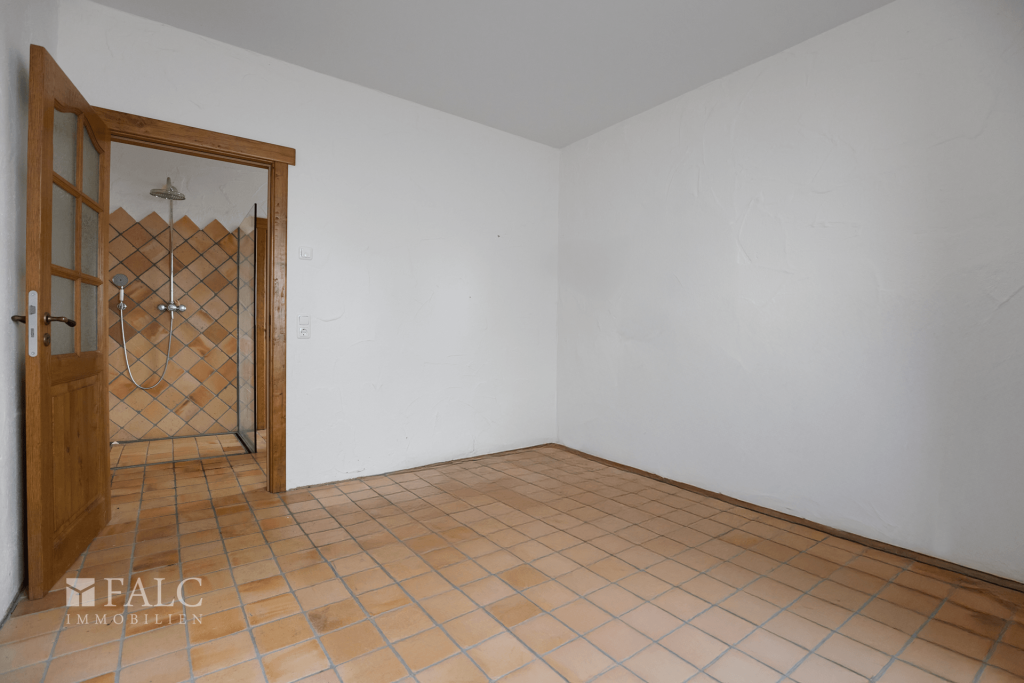 2721265-sbMU8W97rQCZbRW19aJADKLg-052_Flamischer Ring 4_20241221.png