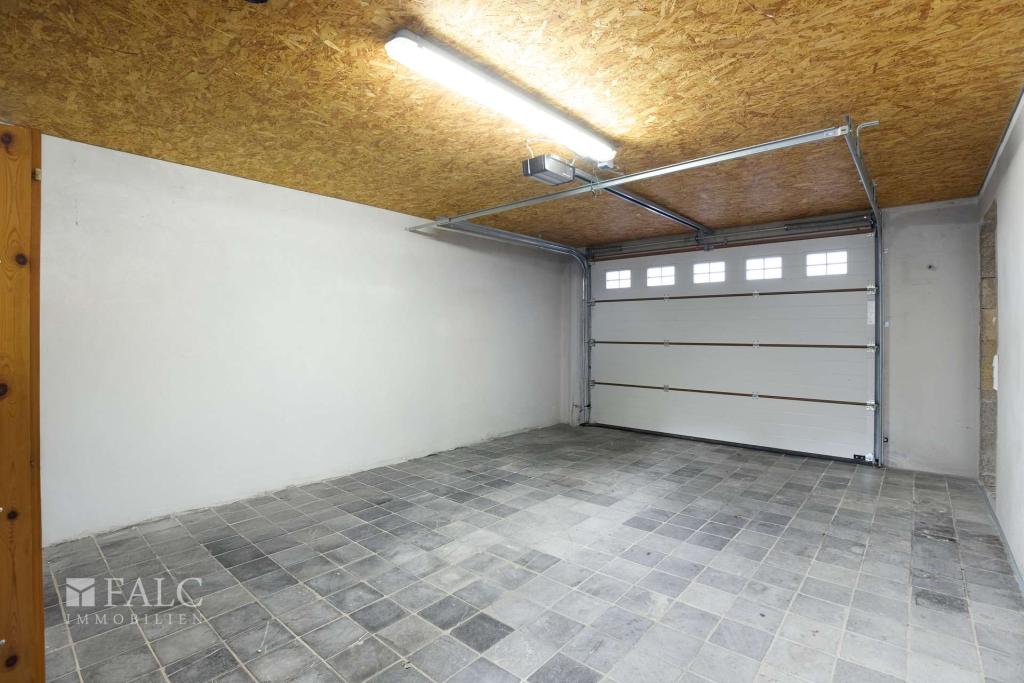 2721265-ytCsVAhRKMYsuHqb8pmfjQeo-033_Flamischer Ring 4_20241221.jpg