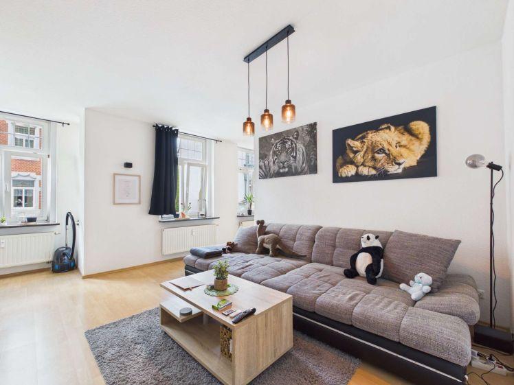 Modern geschnittene 3-Raum-Wohnung mit Balkon in Auerbach - Foto 1