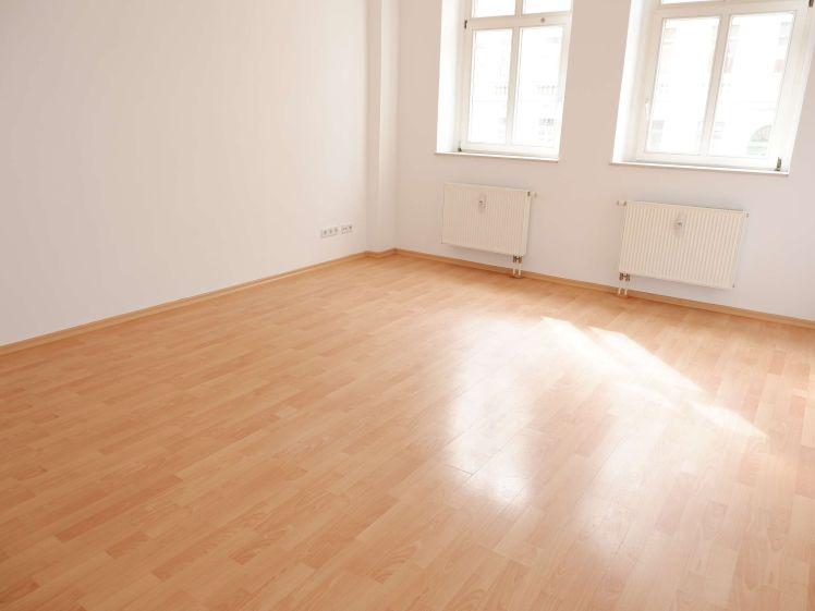 Mieter gesucht ab 1.6.26 !!!! Laminat und großer Balkon u.v.m. - Foto 1