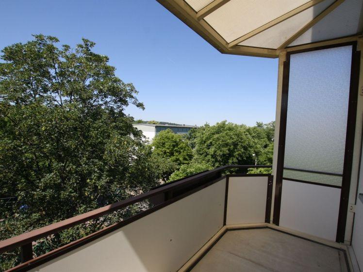 Tolle 2-Raumwohnung mit Badewanne und Balkon - Photo 1