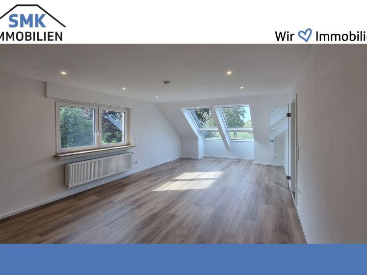 Wie aus dem Ei gepellt: Dachgeschosswohnung mit Einbauküche und extravaganten Veluxfenstern! - Photo 1