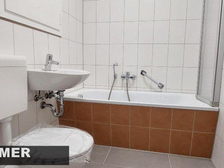 4 Zimmer mit Balkon frisch saniert - Foto 1
