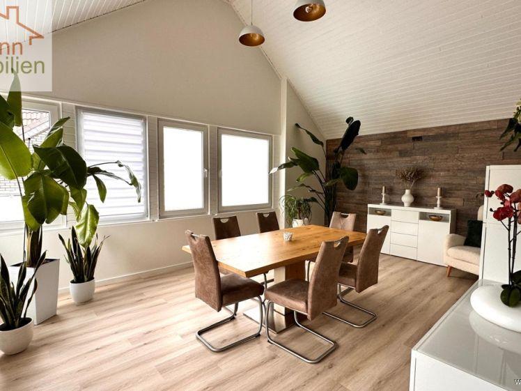 Wohnen mit Weitblick – Stilvolle 5-Zimmer-Wohnung in Toplage von Hausen-Wied - Photo 1