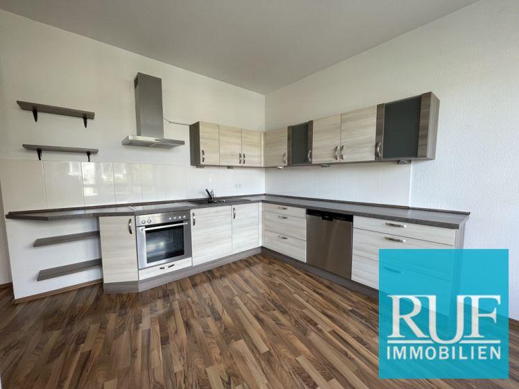 Moderne Citywohnung mit großem Balkon, Aufzug und Garage - Photo 1