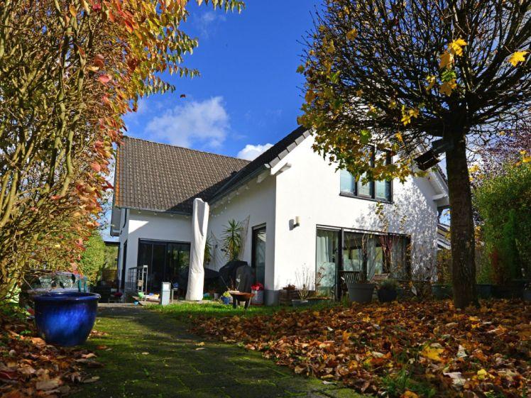 Exklusive 3-Zimmer-Maisonette mit Terrasse und Garten in Top-Zustand - Foto 1