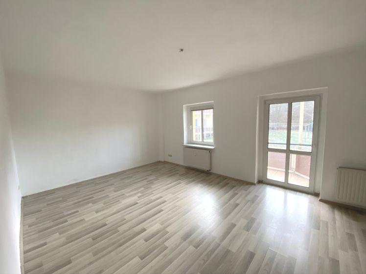 Komfortable, helle 2-Raum-Wohnung mit Balkon und EBK in Berga (3.6) - Photo 1