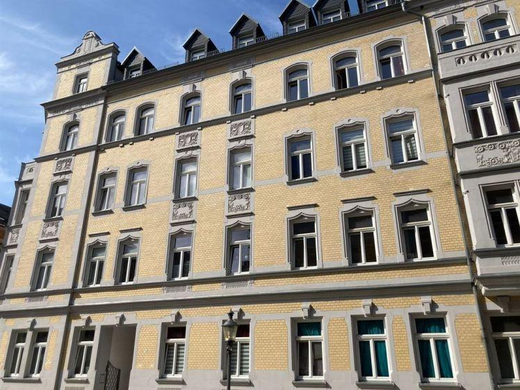Großzügige 1-Zimmer mit Einbauküche, Dusche und Laminat in zentraler Lage! - Photo 1