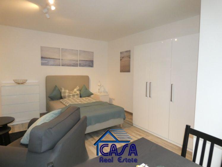 MITTEN IM LEBEN: 2 Zimmer mit Balkon + Skyline Blick nahe dem Willy Brandt Platz gelegen - Photo 1