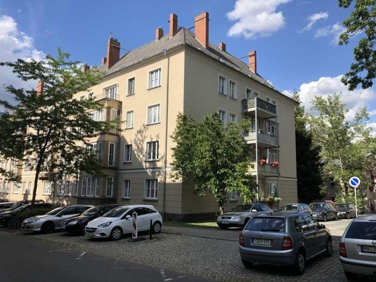 *** Großzügige 3-Zimmer mit Balkon, Laminat und Wannenbad in sehr schöner Lage! *** - Photo 1