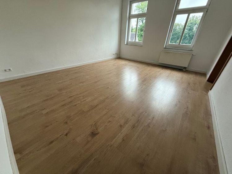 Frei ab 1.10.26 - EBK / 1. Og / Balkon / kleines Arbeitszimmer - Photo 1