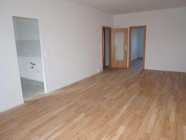 EBK mögl. ! 3. OG - Südbalkon - gut geschnittene Räume - u.v.m. - Photo 1