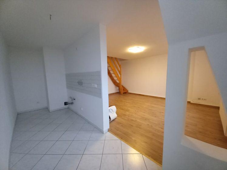 sanierte 3-Zimmer Maisonette im Zentrum von Crimmitschau, ab sofort beziehbar!!! - Photo 1