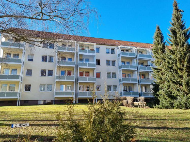 Helle 2-Raumwohnung mit Balkon an der Giebelseite - Foto 1