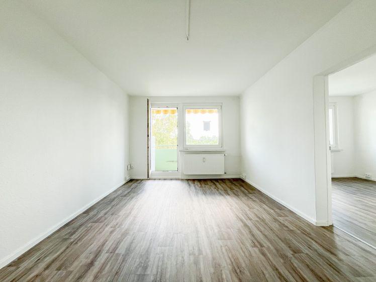 2 Warmmieten geschenkt*: Renovierte Wohnung mit Einbauküche und Markise - Photo 1