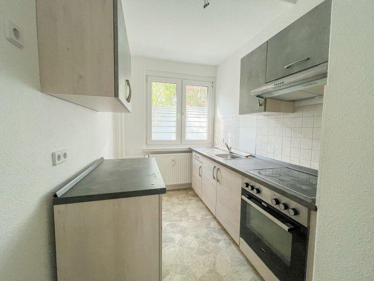2 Warmmieten geschenkt*: Renovierte Wohnung mit Einbauküche und Markise - Foto 1