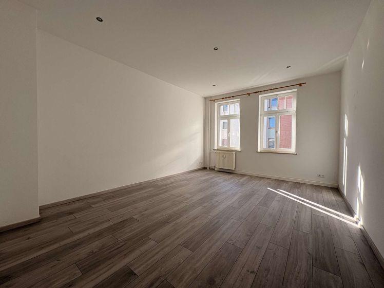 Frische 3 Raumwohnung mit großem Balkon in gut angebundener Lage! - Foto 1