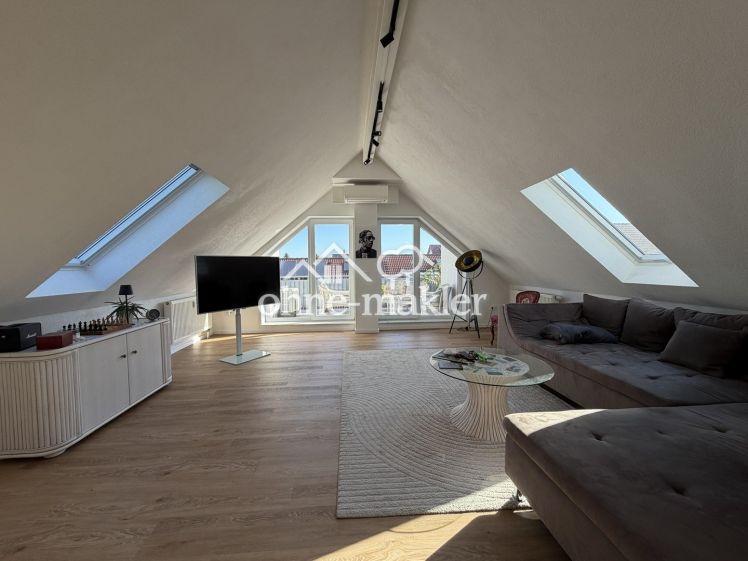 Möbelierte Dachgeschosswohnung mit großem Balkon und hochwertiger Ausstattung - Foto 1