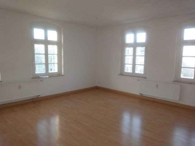 Frei ab 1.9.26 - Helle Wohnung im 2. OG / Bad mit Dusche - Foto 1