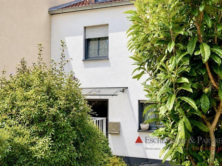 Wohnen auf mehreren Ebenen – Charmantes Splitlevel-Reihenhaus mit Terrasse & Garten in Heidelberg - Photo 1
