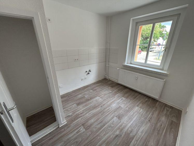 Nicht lang überlegen! Erstbezug nach Sanierung im Erdgeschoss mit ebenerdiger Dusche! - Photo 1