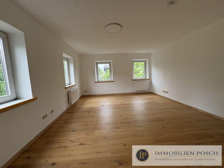 Frisch sanierte 4,5-Zimmer-Wohnung mit ca. 85 m² im historischen Ortskern von Isen - Photo 1
