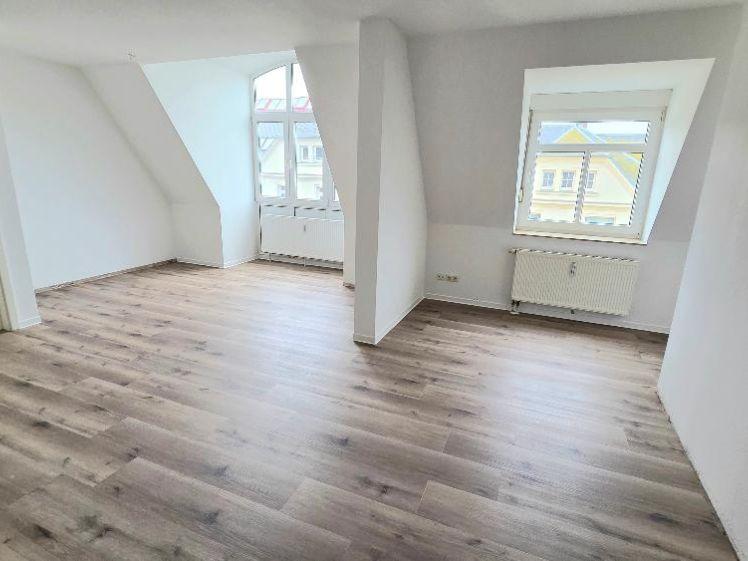 Geräumige 3-R. DG- Whg. mit riesigem Oberboden bei Klinikum - Foto 1
