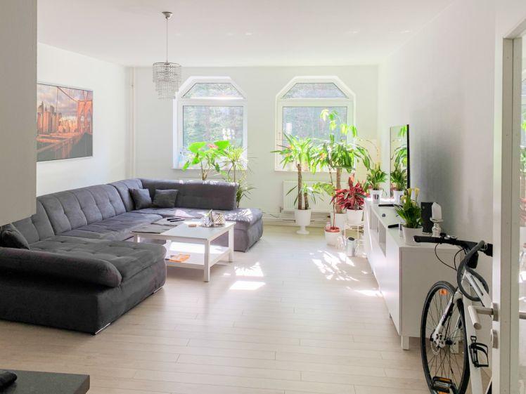 Moderne City-Wohnung mit Dachterrasse, Fahrstuhl und PKW-Stellplatz - Photo 1