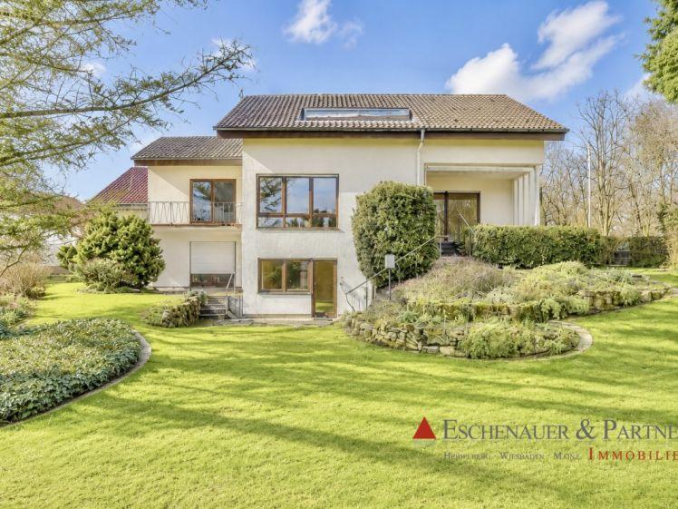 Familientraum im Grünen – Großzügiges Wohnen mit Gartenidylle in bester Lage von Wiesloch - Photo 1