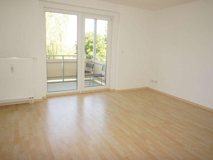 Sonniger Balkon - EBK Abkauf mögl. ! + Bad mit Fenster ! - Photo 1
