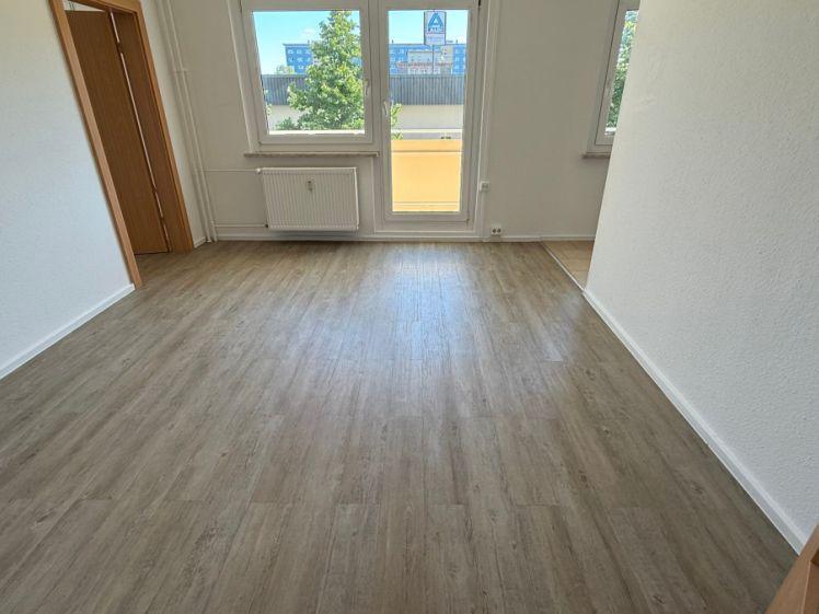 2 Monate kaltmietfrei ! Mit dem Aufzug ins 2.OG - Südbalkon - helle Zimmer u.v.m. - Foto 1