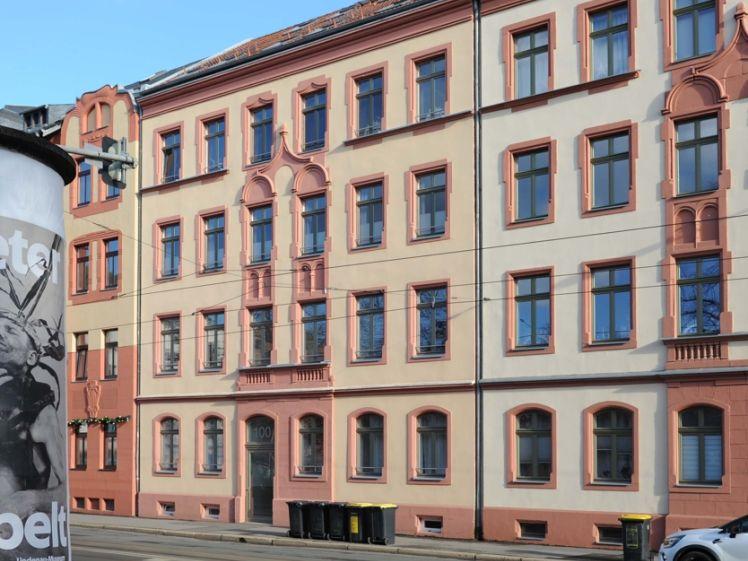 Wunderschön sanierte 5-Raum-Familienwohnung mit Balkon und EBK - Kernsanierung 2023 - Photo 1